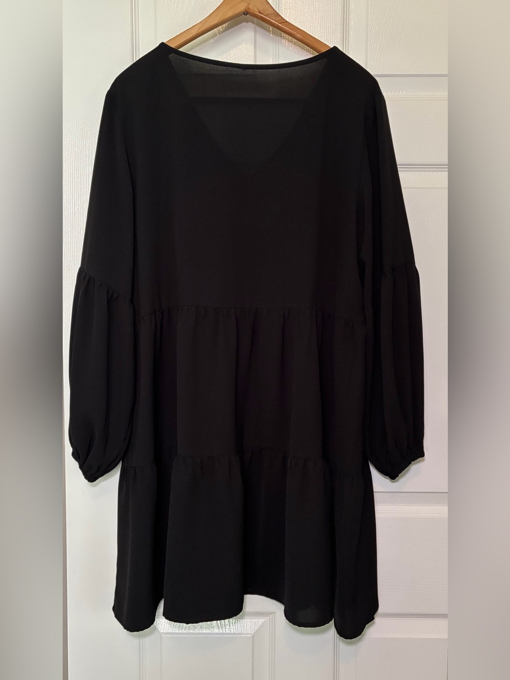 Amoretu 🟣 Size XL Long Sleeve V Neck Flowy Swing Dress in Black - Picture 4 of 9